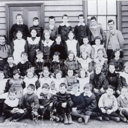 Group photograph of teachers and pupils of Mount Dandenong Primary school.