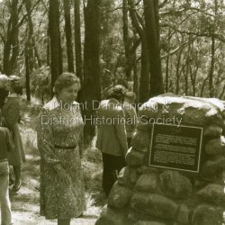 Mrs Sybil Gramp, daughter-in-law of passenger Hugo Gramp, unveils the cairn's memorial Plaque on the accident's 40th anniversary in 1978. Sybil Gramp was also a grand-daughter of one of the other victims, Mrs Elizabeth Schrader.