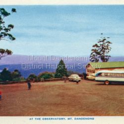 Dandenong Ranges Victoria fold out postcard. Buses and cars in Observatory carpark.
