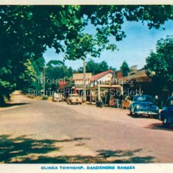 Dandenong Ranges Victoria fold out postcard. Main Street, Olinda.